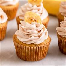 BANANA CUP CAKE